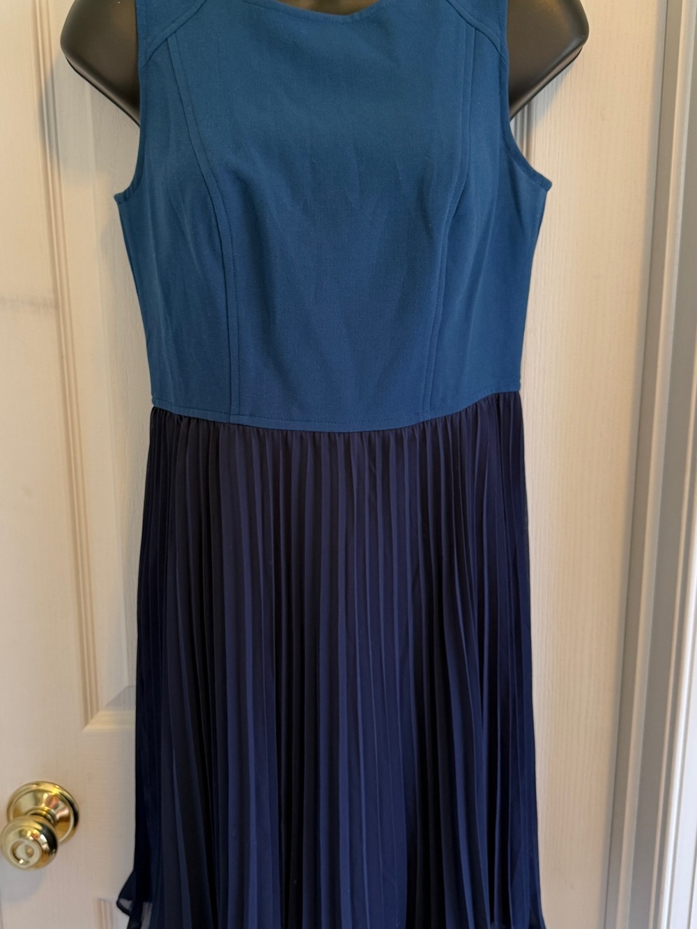 Loft Sleeveless Two-Tone Blue Pleated Midi Dress